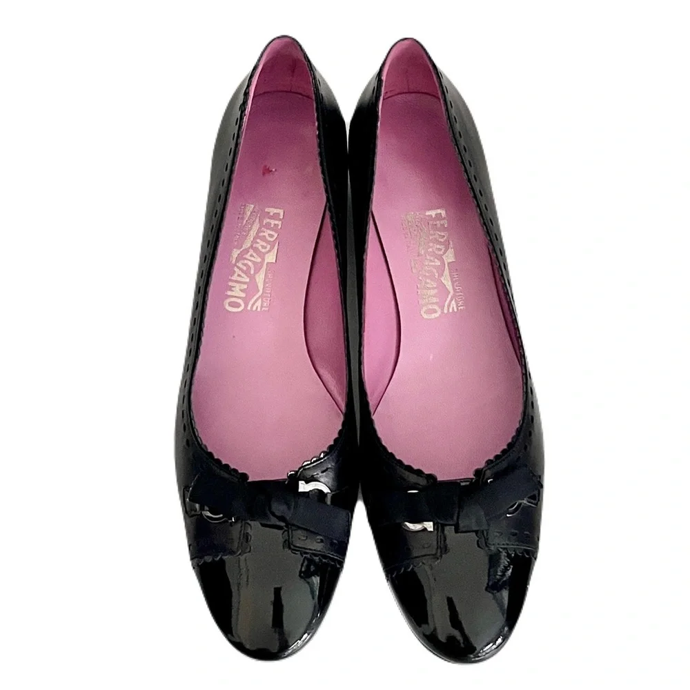 Salvatore Ferragamo Black Leather Cap Toe Gancini Spectator Flats, Size 8.5AA